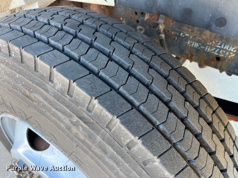 image for item DP0456 1995 International 4900  dump flatbed truck