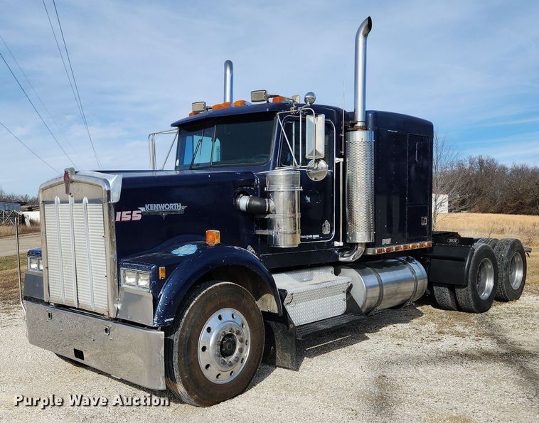 image for item EA9438 1984 Kenworth W900  semi truck