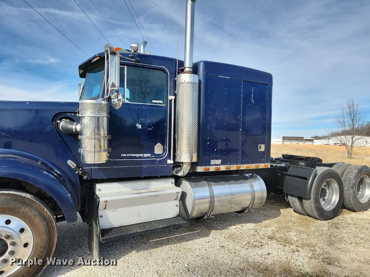 image for item EA9438 1984 Kenworth W900  semi truck