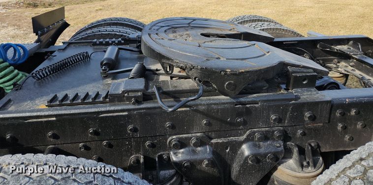 image for item EA9438 1984 Kenworth W900  semi truck