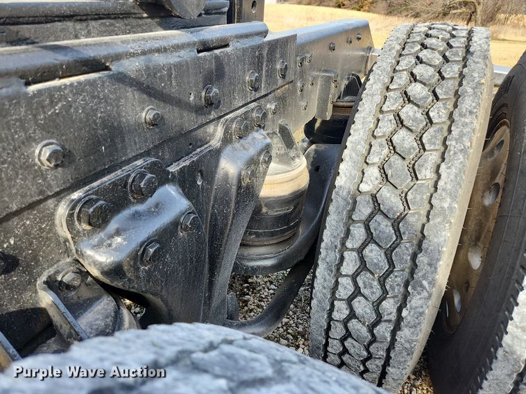 image for item EA9438 1984 Kenworth W900  semi truck