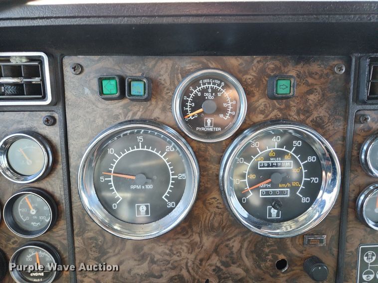 image for item EA9438 1984 Kenworth W900  semi truck