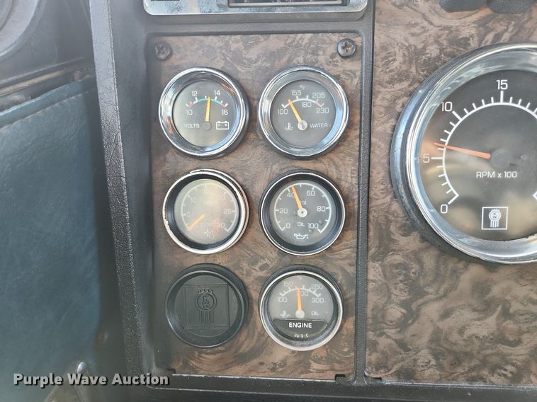 image for item EA9438 1984 Kenworth W900  semi truck