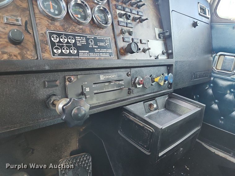 image for item EA9438 1984 Kenworth W900  semi truck