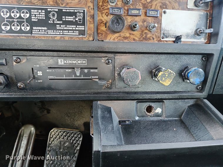 image for item EA9438 1984 Kenworth W900  semi truck