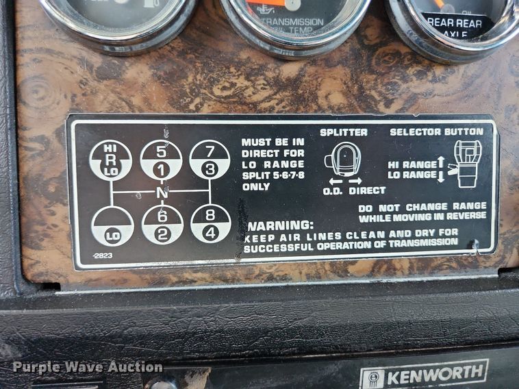 image for item EA9438 1984 Kenworth W900  semi truck