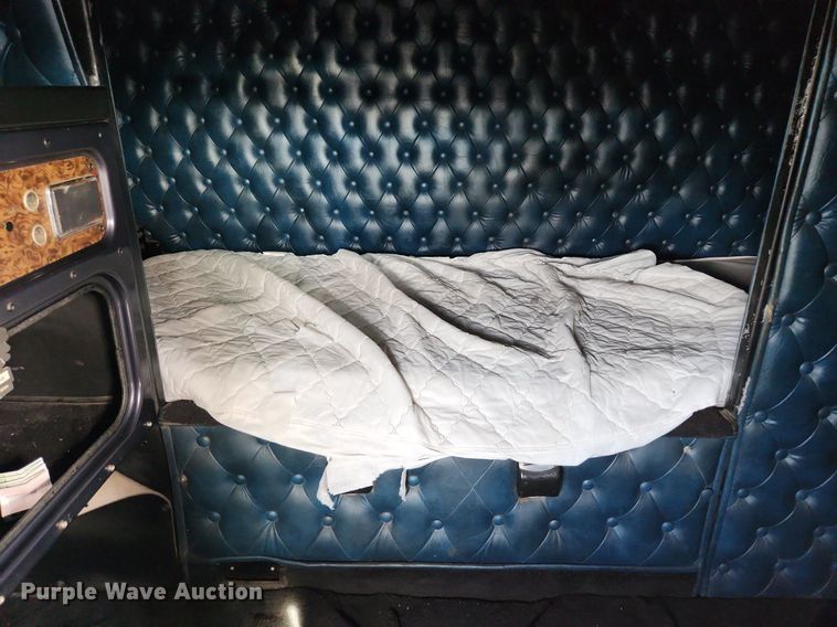 image for item EA9438 1984 Kenworth W900  semi truck