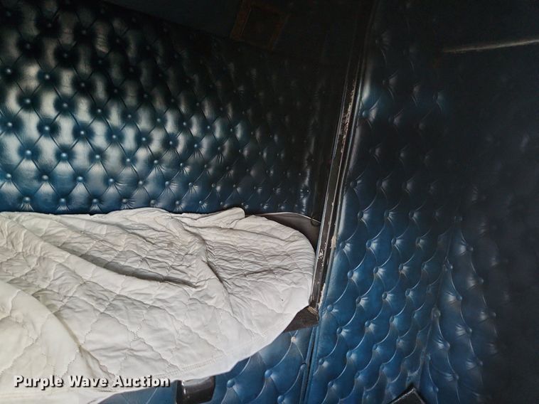 image for item EA9438 1984 Kenworth W900  semi truck