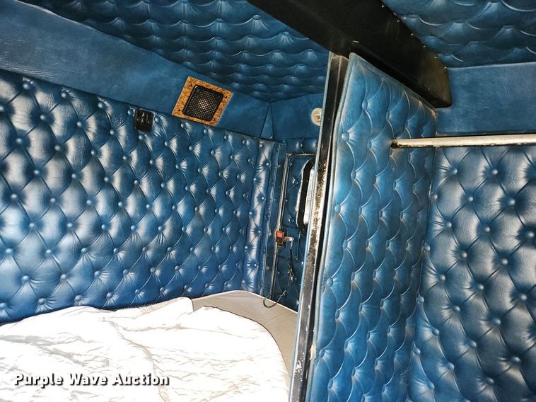 image for item EA9438 1984 Kenworth W900  semi truck