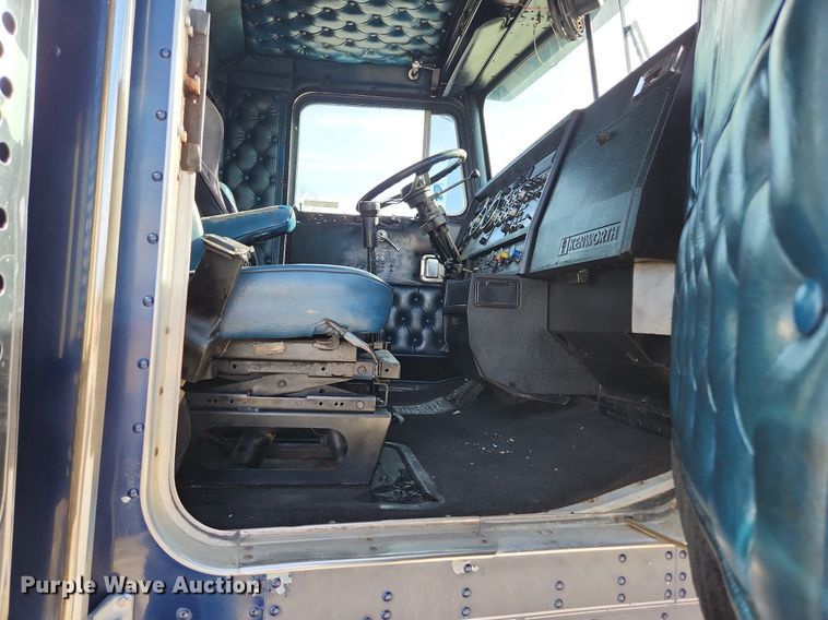 image for item EA9438 1984 Kenworth W900  semi truck