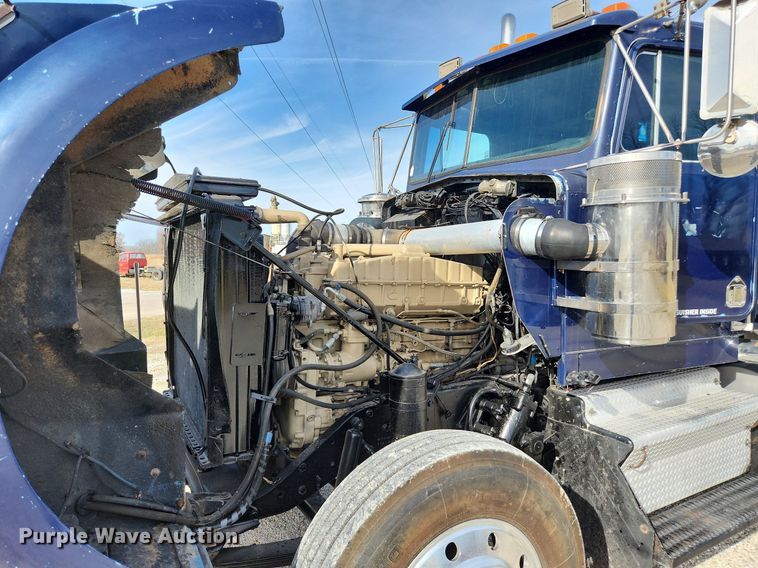 image for item EA9438 1984 Kenworth W900  semi truck