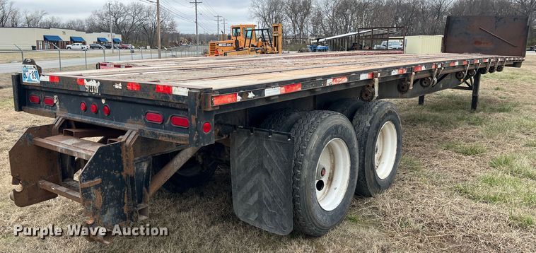 image for item ID9271 1999 Fruehauf  flatbed trailer