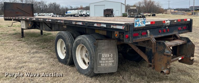 image for item ID9271 1999 Fruehauf  flatbed trailer