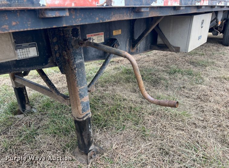 image for item ID9271 1999 Fruehauf  flatbed trailer
