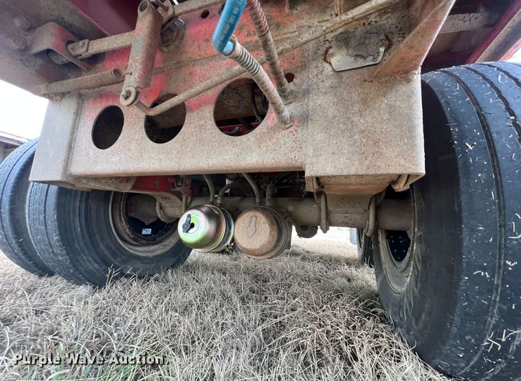 image for item ID9272 1995 Transcraft TL2000  flatbed trailer