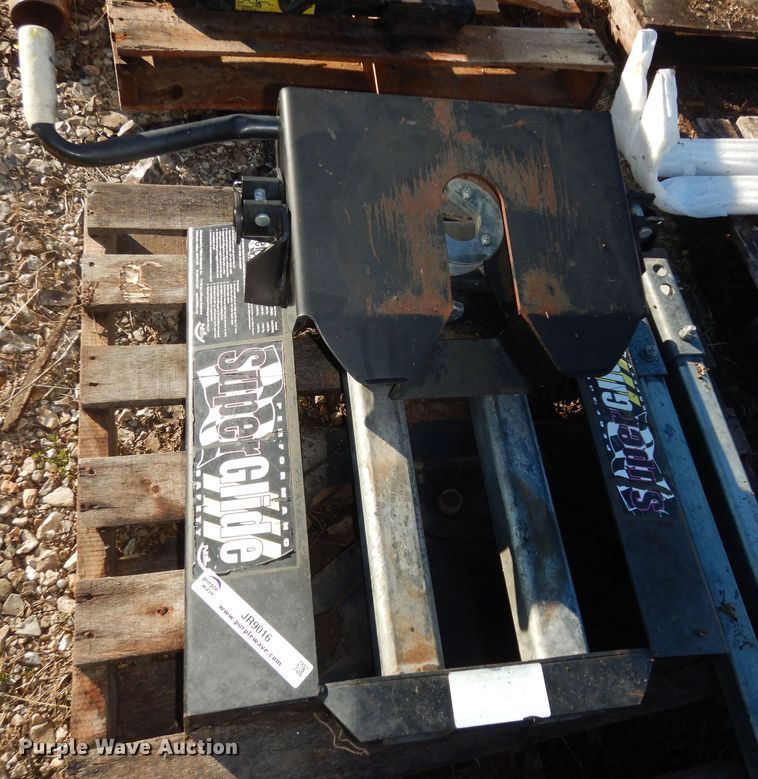 image for item JR9016 Super Glide 3300  fifth wheel plate