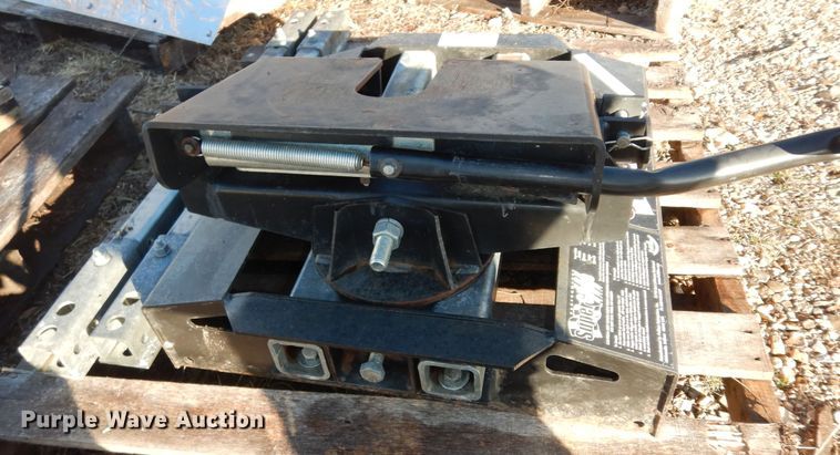 image for item JR9016 Super Glide 3300  fifth wheel plate