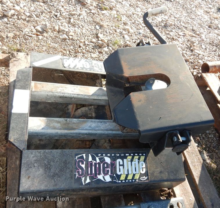 image for item JR9016 Super Glide 3300  fifth wheel plate