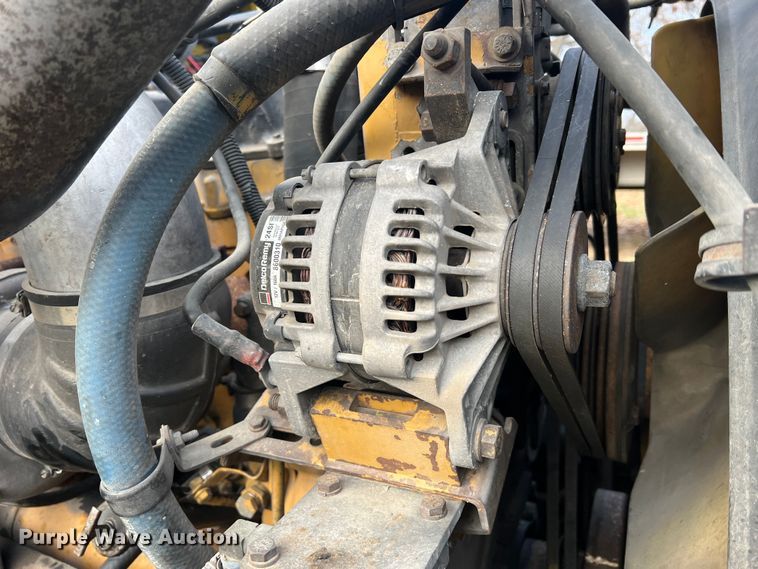 image for item JU9693 1998 Freightliner FLD  semi truck