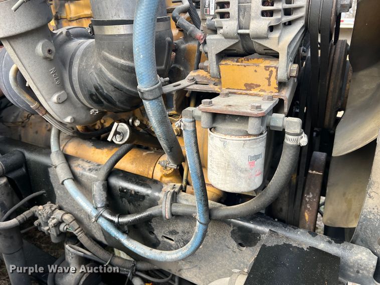 image for item JU9693 1998 Freightliner FLD  semi truck