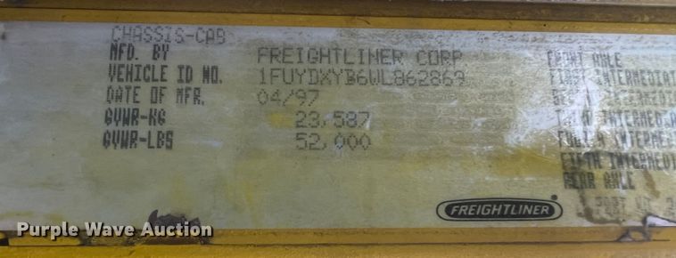 image for item JU9693 1998 Freightliner FLD  semi truck