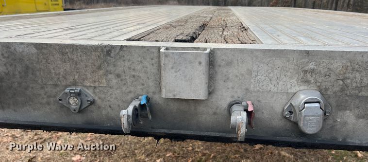 image for item JU9694 2003 Ravens 1748H95  flatbed trailer