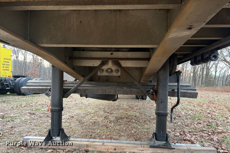 image for item JU9694 2003 Ravens 1748H95  flatbed trailer