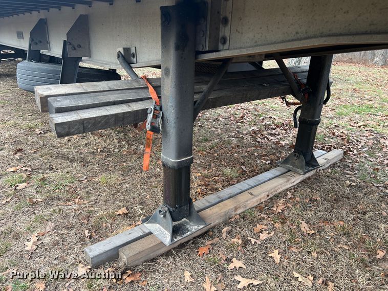 image for item JU9694 2003 Ravens 1748H95  flatbed trailer