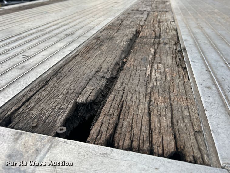 image for item JU9694 2003 Ravens 1748H95  flatbed trailer