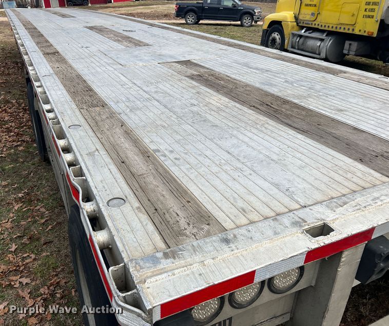 image for item JU9694 2003 Ravens 1748H95  flatbed trailer