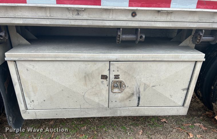 image for item JU9694 2003 Ravens 1748H95  flatbed trailer