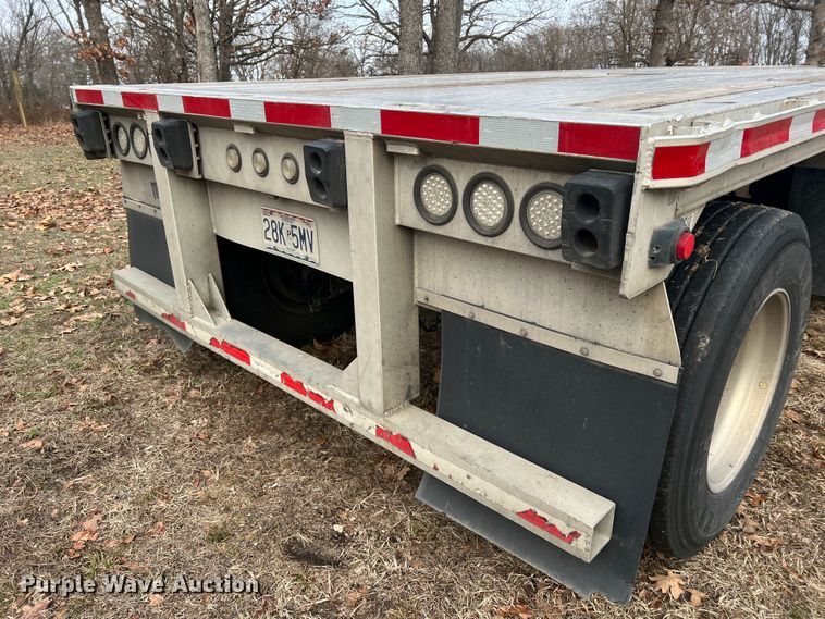 image for item JU9694 2003 Ravens 1748H95  flatbed trailer