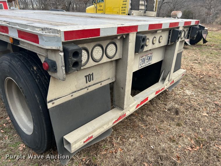 image for item JU9694 2003 Ravens 1748H95  flatbed trailer