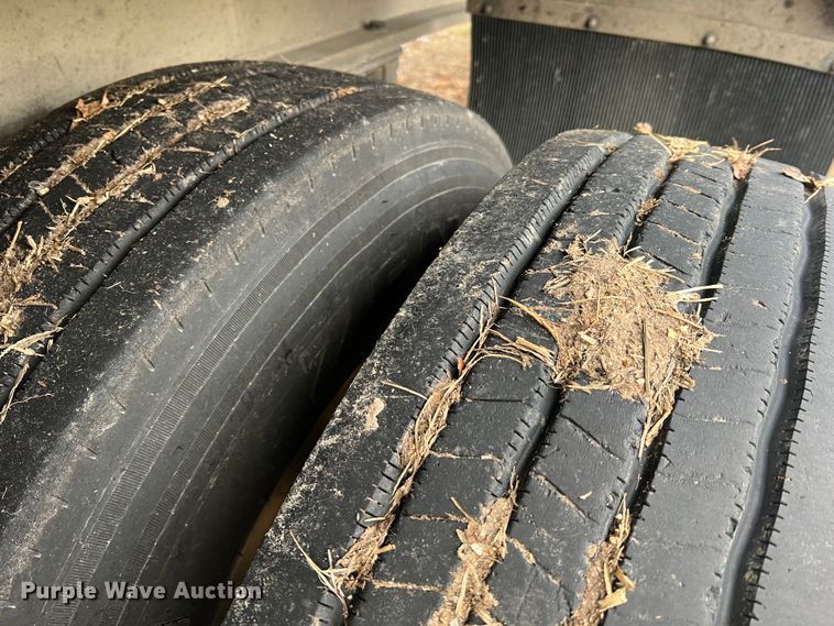 image for item JU9694 2003 Ravens 1748H95  flatbed trailer