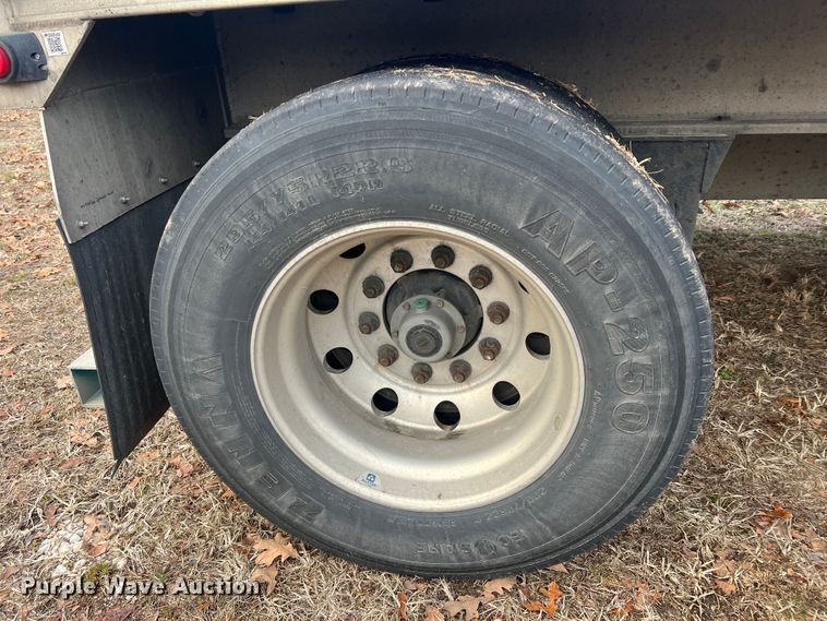 image for item JU9694 2003 Ravens 1748H95  flatbed trailer