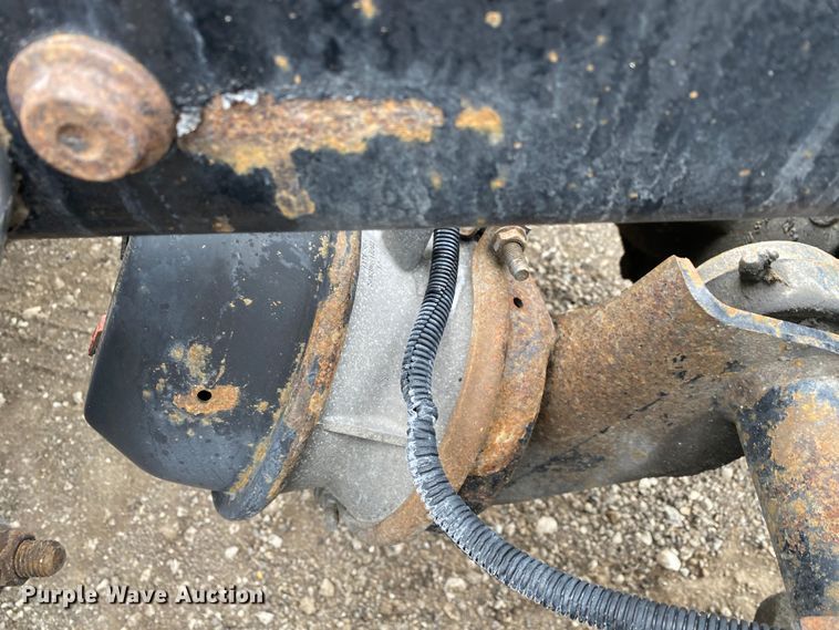 image for item JW9216 2000 Freightliner FLD  semi truck