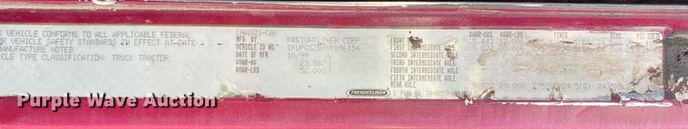 image for item JW9216 2000 Freightliner FLD  semi truck