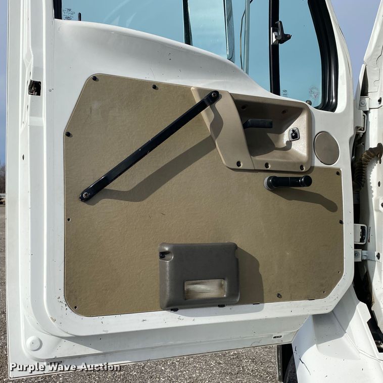 image for item JW9217 2005 Sterling A-Line  semi truck