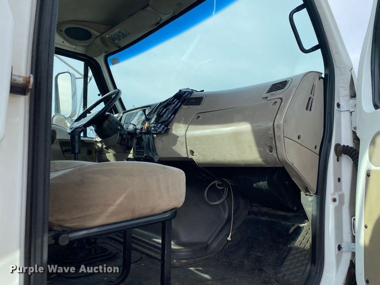 image for item JW9217 2005 Sterling A-Line  semi truck