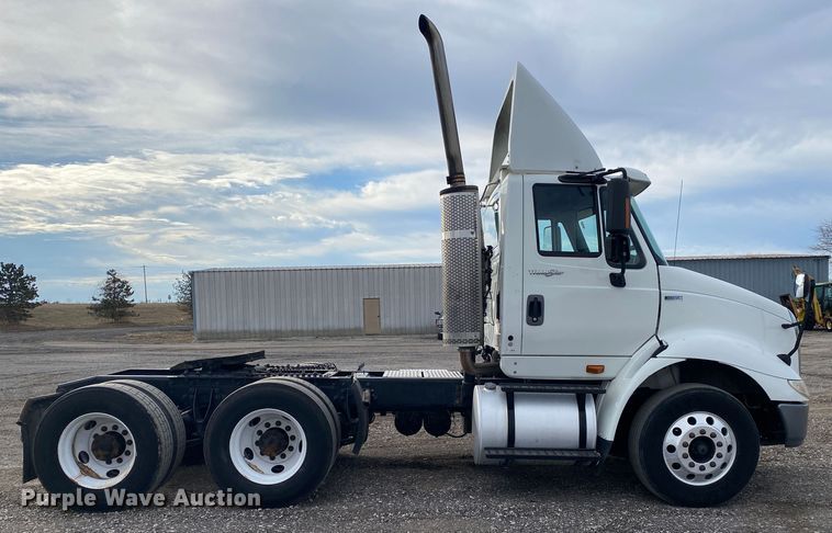 image for item JW9222 2013 International 8600  semi truck