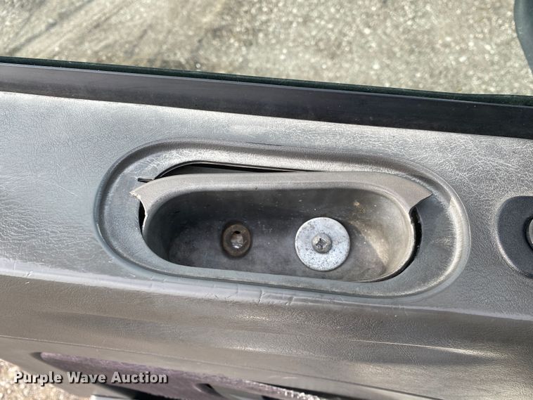 image for item JW9222 2013 International 8600  semi truck