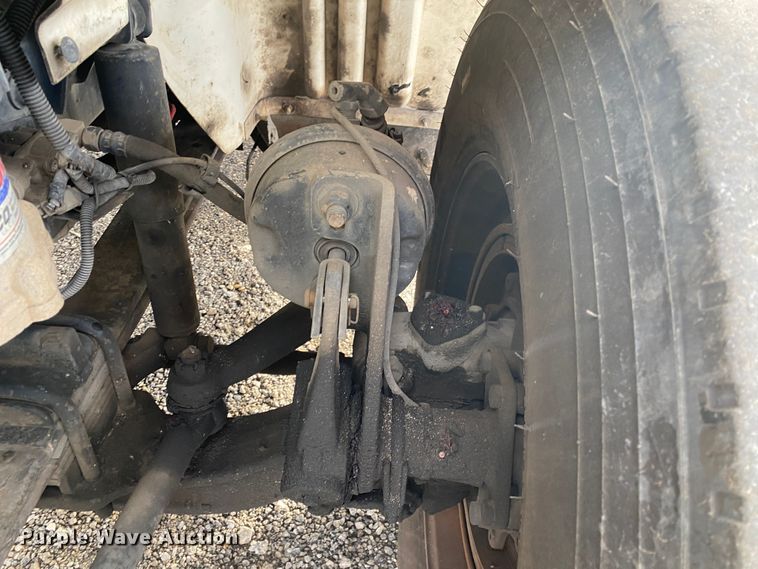 image for item JW9222 2013 International 8600  semi truck