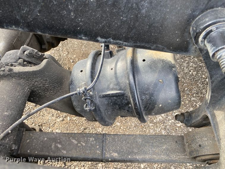 image for item JW9222 2013 International 8600  semi truck