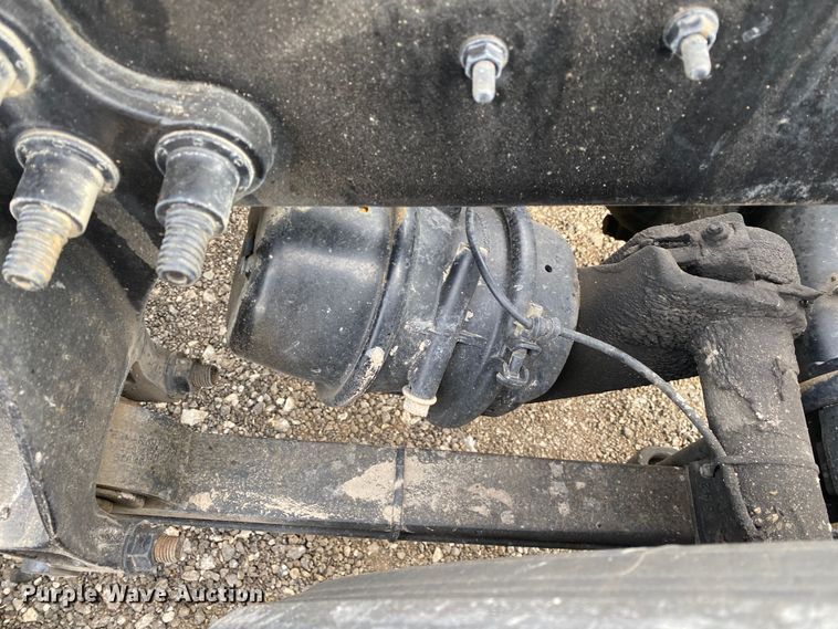 image for item JW9222 2013 International 8600  semi truck