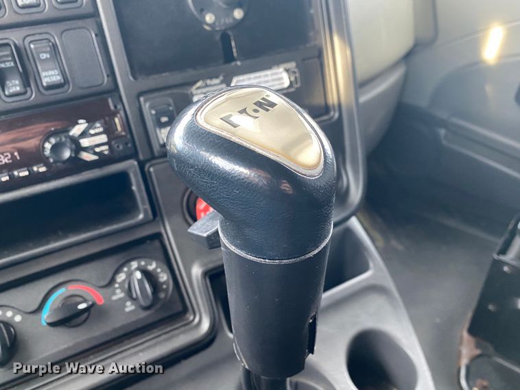 image for item JW9224 2016 International ProStar Plus  semi truck