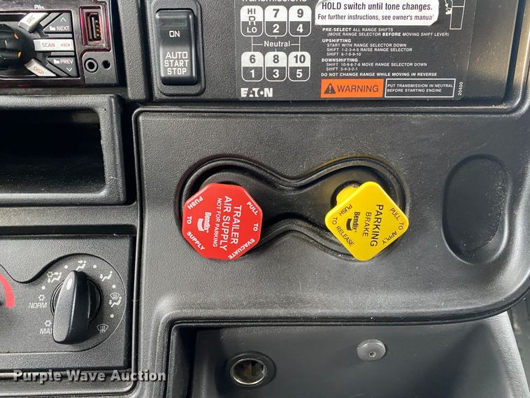 image for item JW9224 2016 International ProStar Plus  semi truck