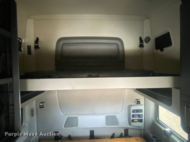 image for item JW9224 2016 International ProStar Plus  semi truck