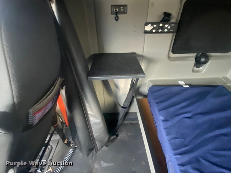 image for item JW9224 2016 International ProStar Plus  semi truck