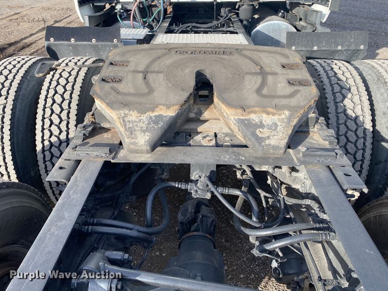 image for item JW9224 2016 International ProStar Plus  semi truck