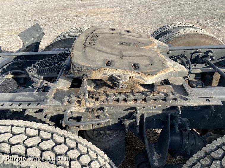 image for item JW9224 2016 International ProStar Plus  semi truck